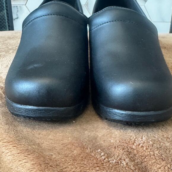 Cherokee Authentic Women’s Black Workwear Harmony Leather Slip-on Clogs Size 9 - Picture 2 of 9